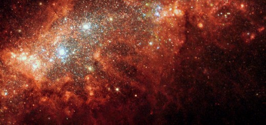 Галактика красного цвета